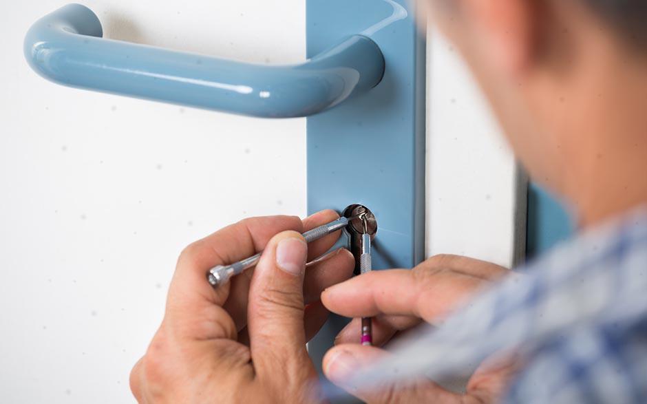 souci résolu serrurier ouverture de porte Athis-Mons